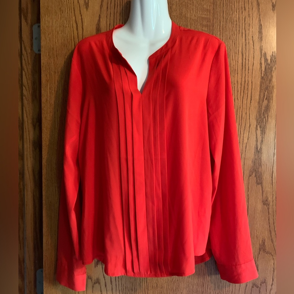 NWT woman’s top